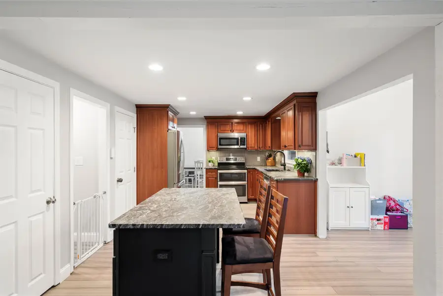 26 Wedgewood Drive, Londonderry, NH 03053 - #2