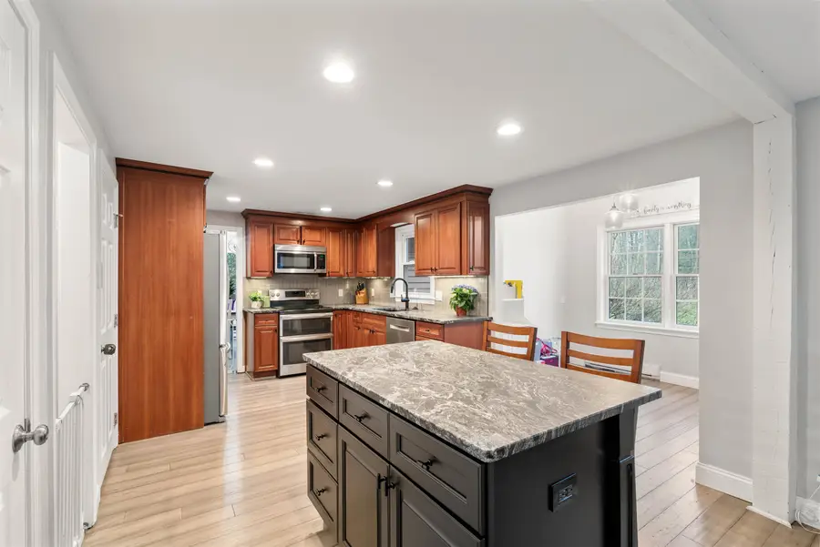 26 Wedgewood Drive, Londonderry, NH 03053 - #3