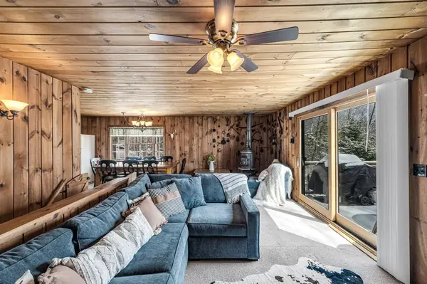 44 Howes Loop, Wilmington, VT 05363