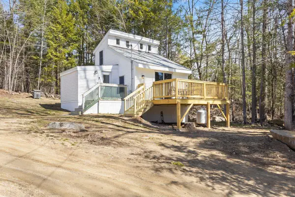 322 Long Shores Drive, Barrington, NH 03825