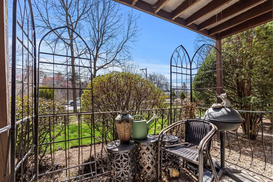 2 Silvestri Circle #4, Derry, NH 03038 - #2