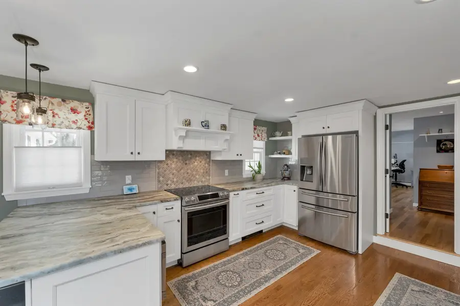 7 Pinecrest Drive, Bedford, NH 03110 - #3