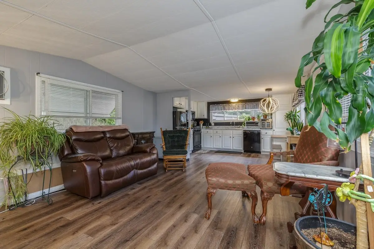 4 Clovercrest Drive, Nashua, NH 03062 - #1