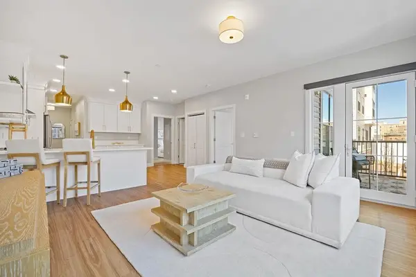 99 Foundry Place #102, Portsmouth, NH 03801