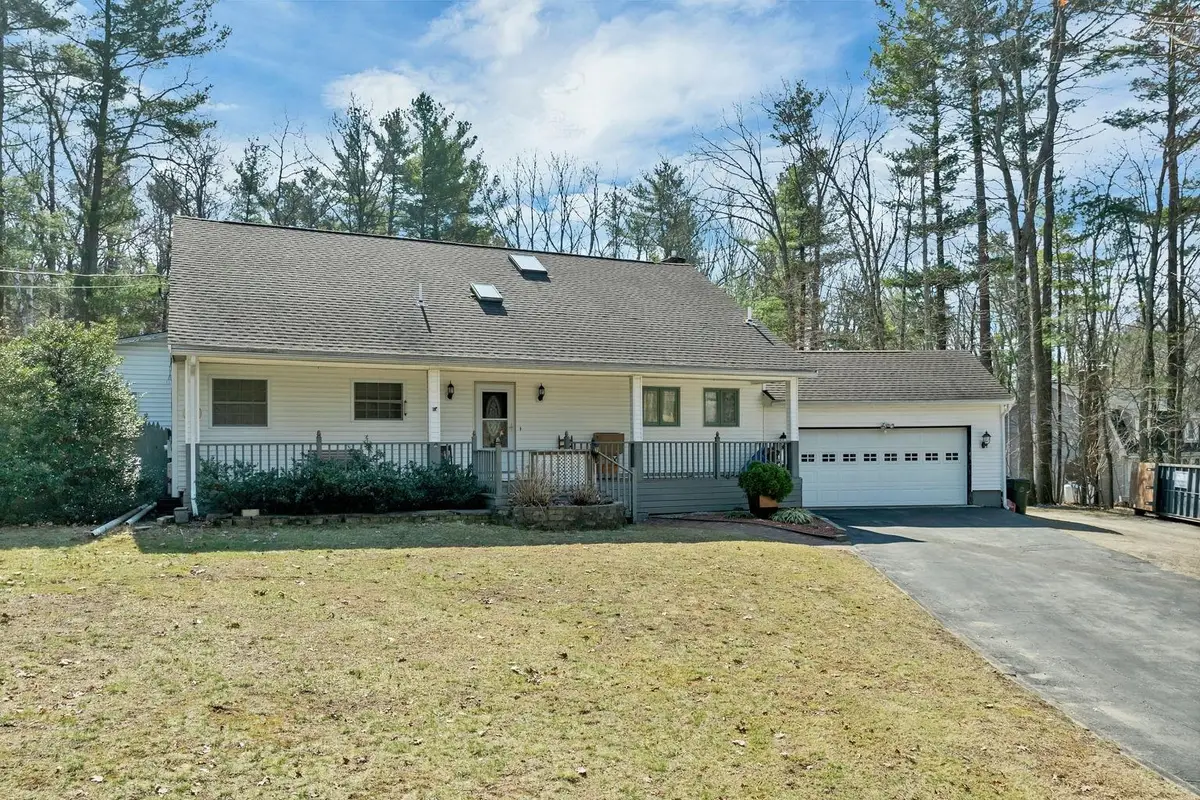 3 Lancaster Drive, Londonderry, NH 03053 - #1