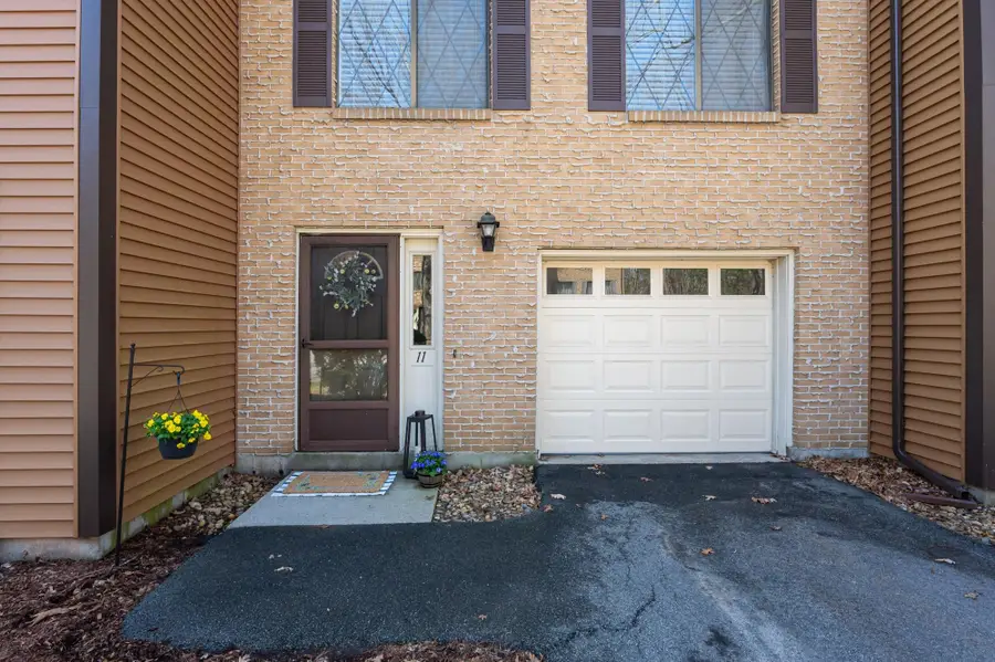 11 Winrow Drive, Merrimack, NH 03054 - #3