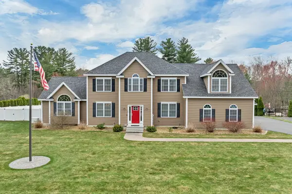 26 Lamplighter Lane, Salem, NH 03079