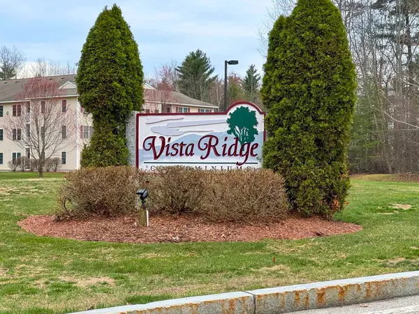 4 Crestview Circle #97, Londonderry, NH 03053