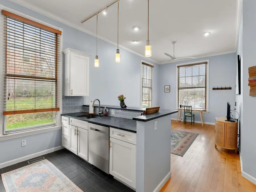 300 Main Street #2, Burlington, VT 05401 - #3