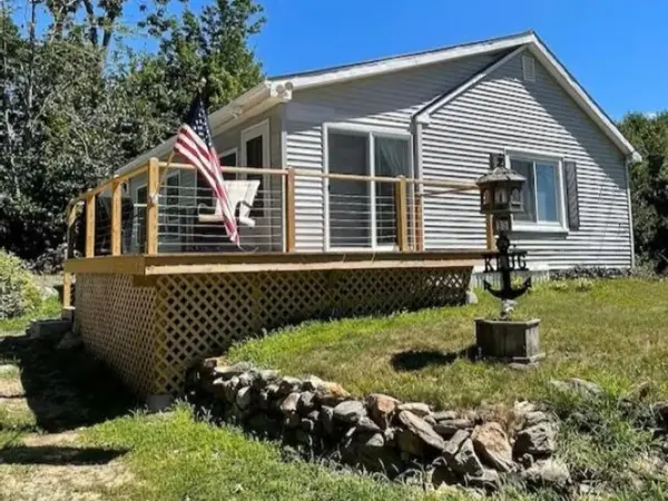 35 Lake Road, Epsom, NH 03234