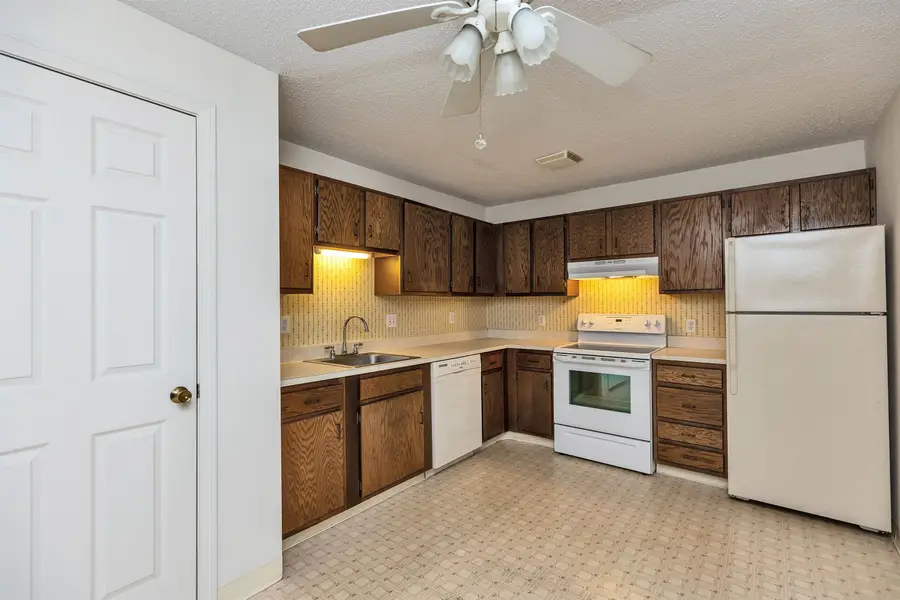 1 Northbrook Drive #102, Manchester, NH 03102 - #2