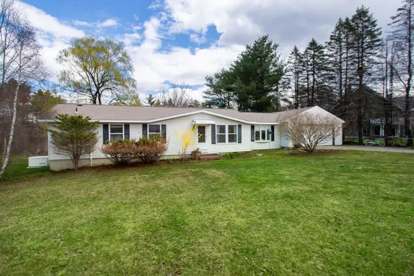 52 Sanborn Road, East Kingston, NH 03827