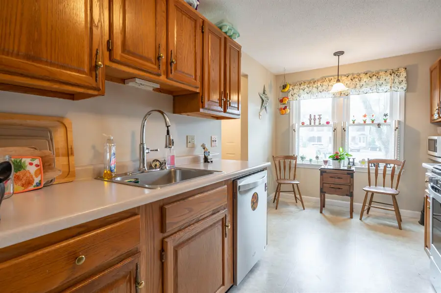 8 Bartemus Trail, Nashua, NH 03063 - #3