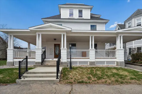 286 Coolidge Avenue, Manchester, NH 03102