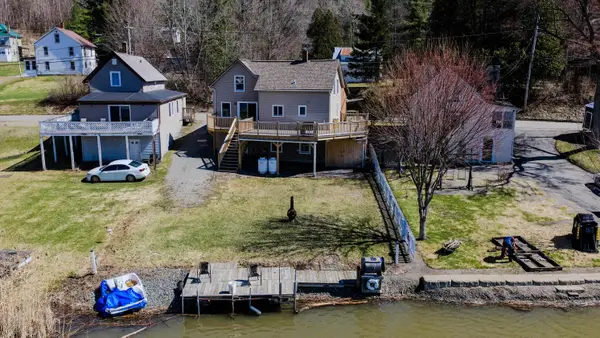 326 Glen Road, Newport City, VT 05855