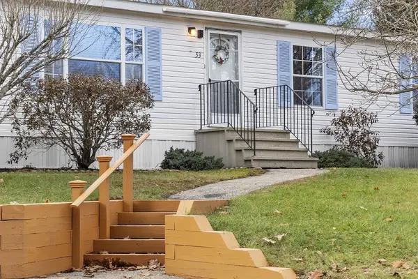 53 Oak Drive, North Hampton, NH 03862