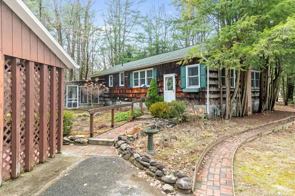 13 Tanglewood Drive, Essex, VT 05452