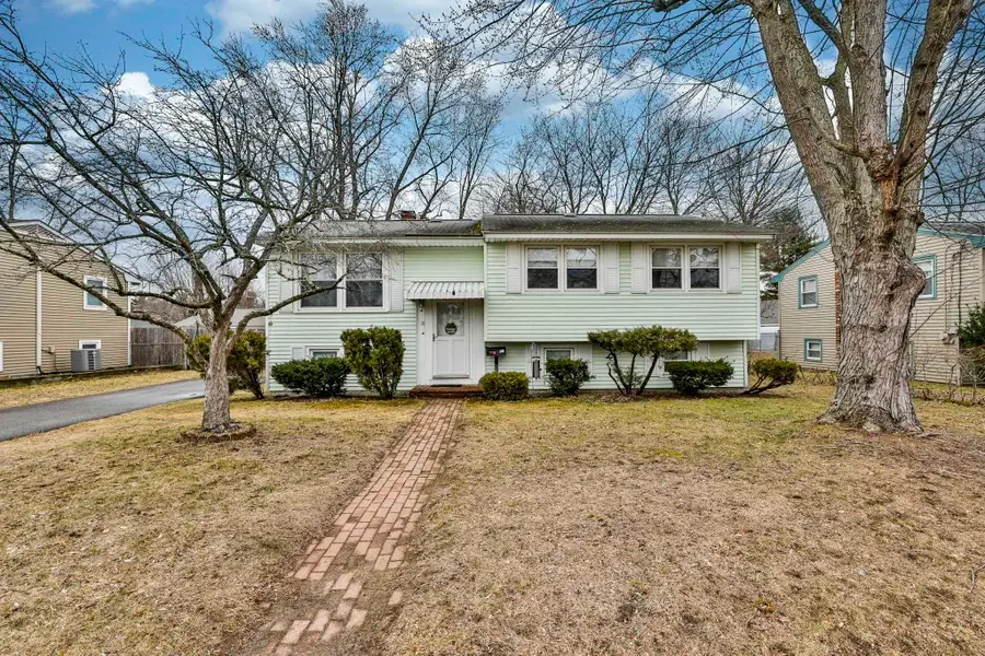 8 Kingston Drive, Nashua, NH 03060 - #2