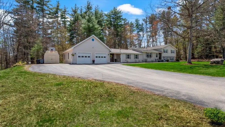 4 Wallace Drive, Merrimack, NH 03054 - #3