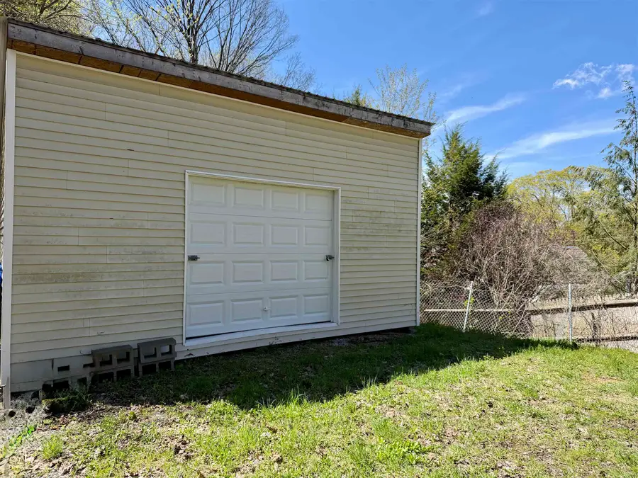 2 Hamlin Avenue, Bennington, VT 05201 - #3