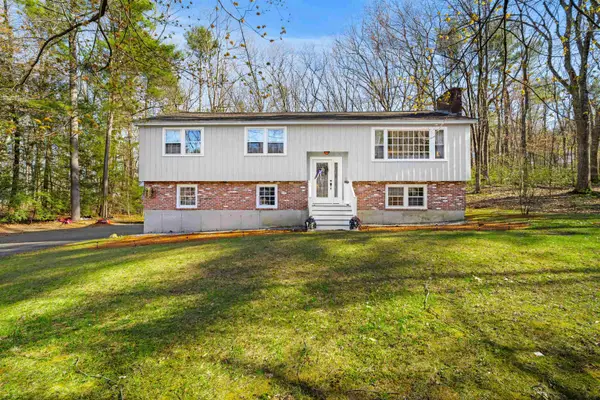 6 Newbury Drive, Amherst, NH 03031