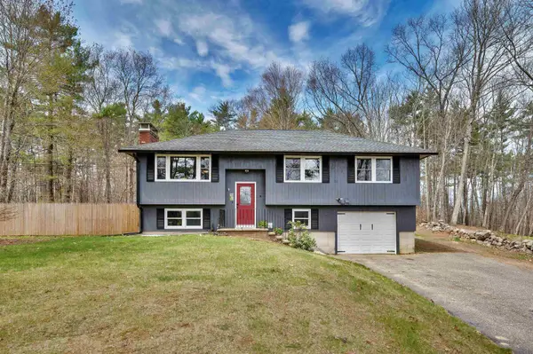 76 Harriman Hill Road, Raymond, NH 03077