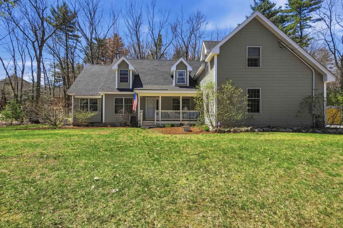 5 Sarah's Way, Newton, NH 03858-3427 - #1