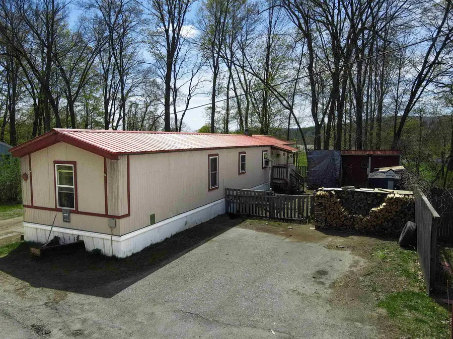 3 Lower Landing Mhp, Charlestown, NH 03603 - #3