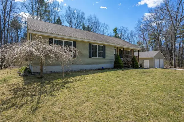 130 Raymond Road, Nottingham, NH 03290
