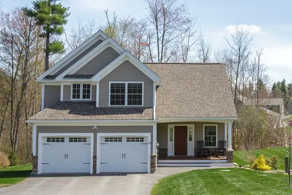 29 Churchill Drive, Hooksett, NH 03106