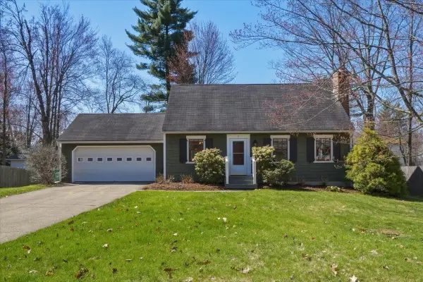 11 Scotsdale Avenue, South Burlington, VT 05403