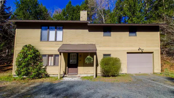 60 Fletcher Lane, Hartford, VT 05059