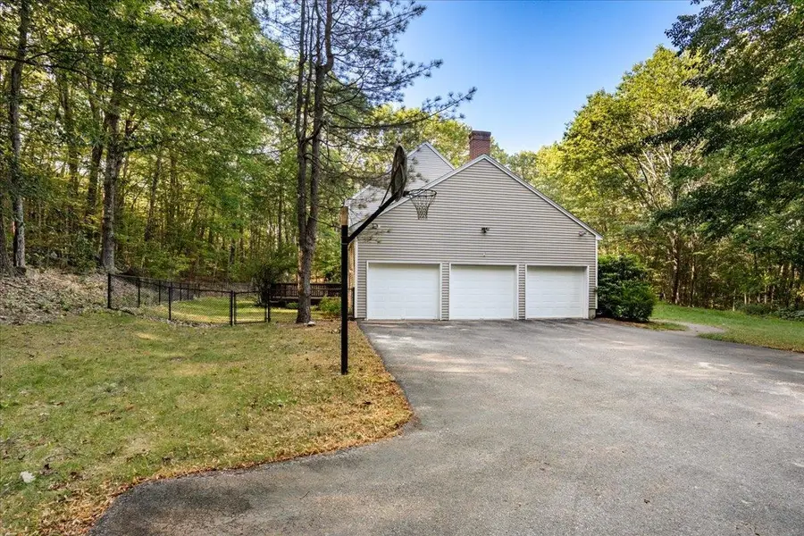 129 Cambridge Road, Bedford, NH 03110 - #3