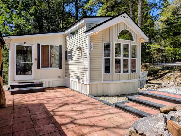 34 Overlook Road #(aka Unit 11), Holderness, NH 03245