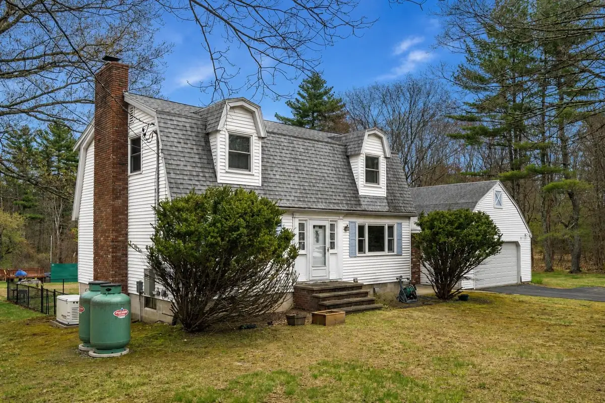 19 Dutton Road, Pelham, NH 03076 - #1
