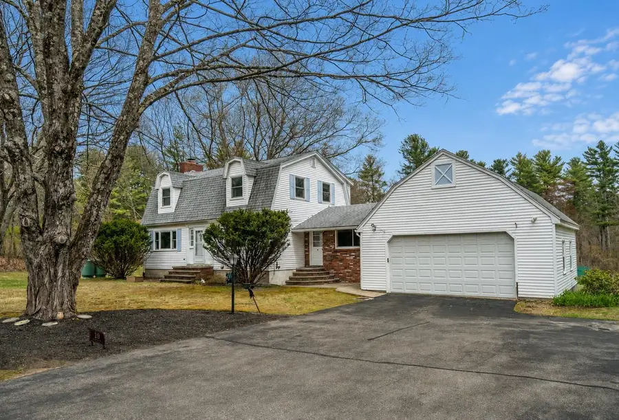 19 Dutton Road, Pelham, NH 03076 - #2