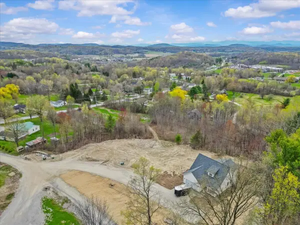 7 Theresa Way, Hinesburg, VT 05461