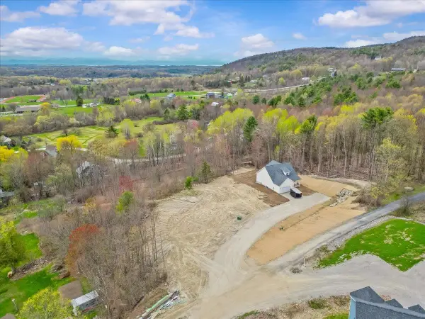 8 Theresa Way, Hinesburg, VT 05461