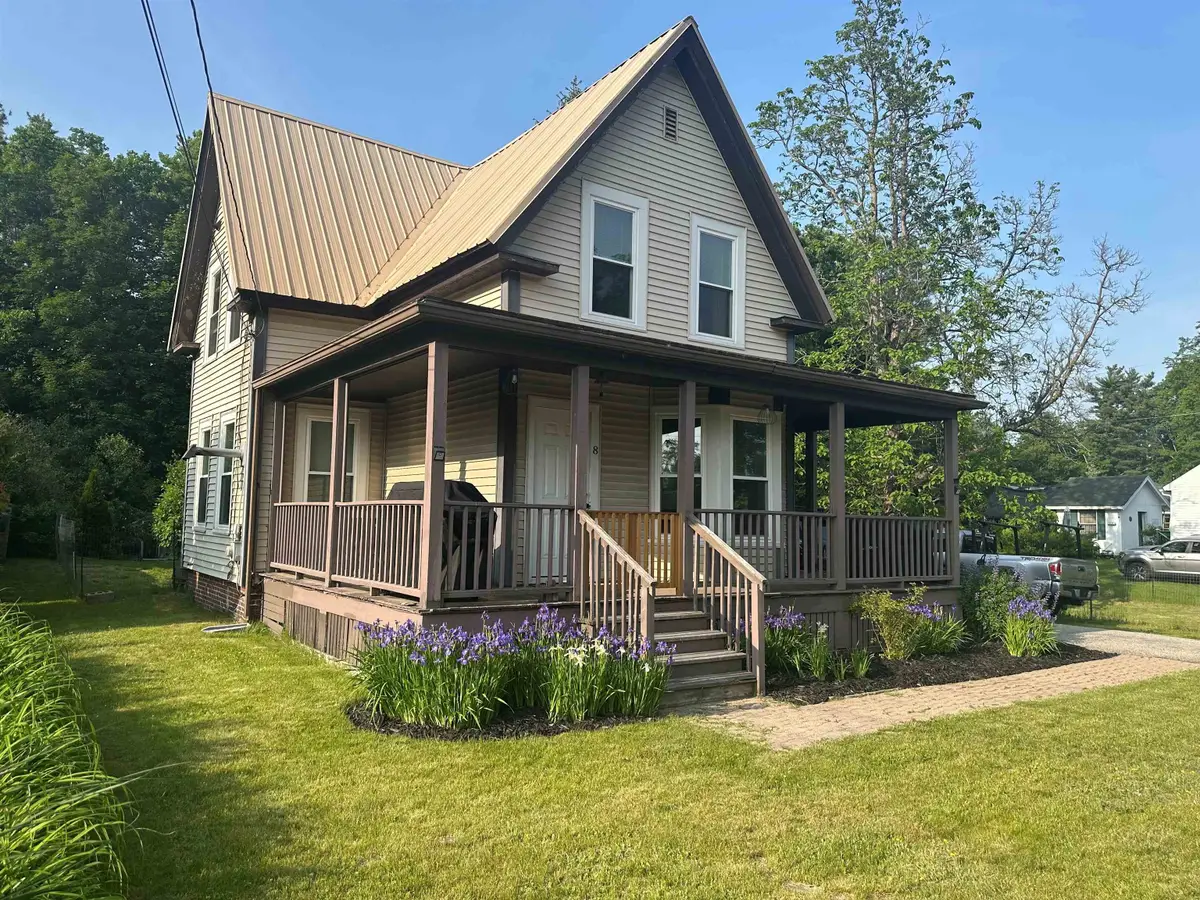 8 Main Street, Raymond, NH 03077-2204 - #1