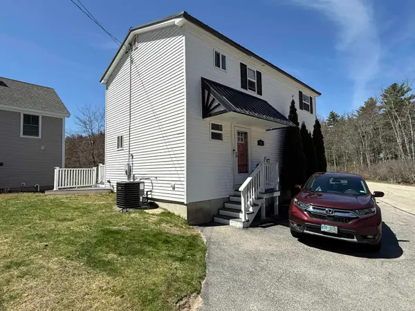 16 W Shore Drive, Raymond, NH 03077