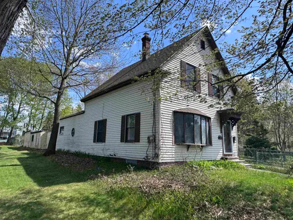 16 Norton Street, Derry, NH 03038