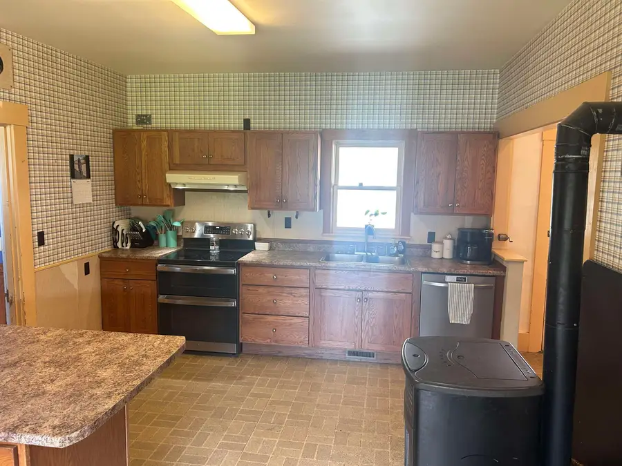 20 Pearl Street, Hillsborough, NH 03244 - #3