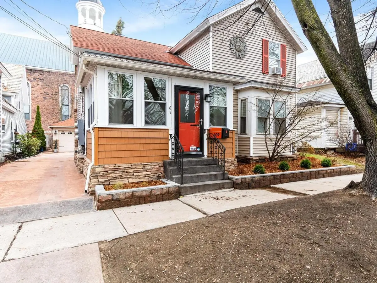 109 Elmwood Avenue, Burlington, VT 05401-3829 - #1