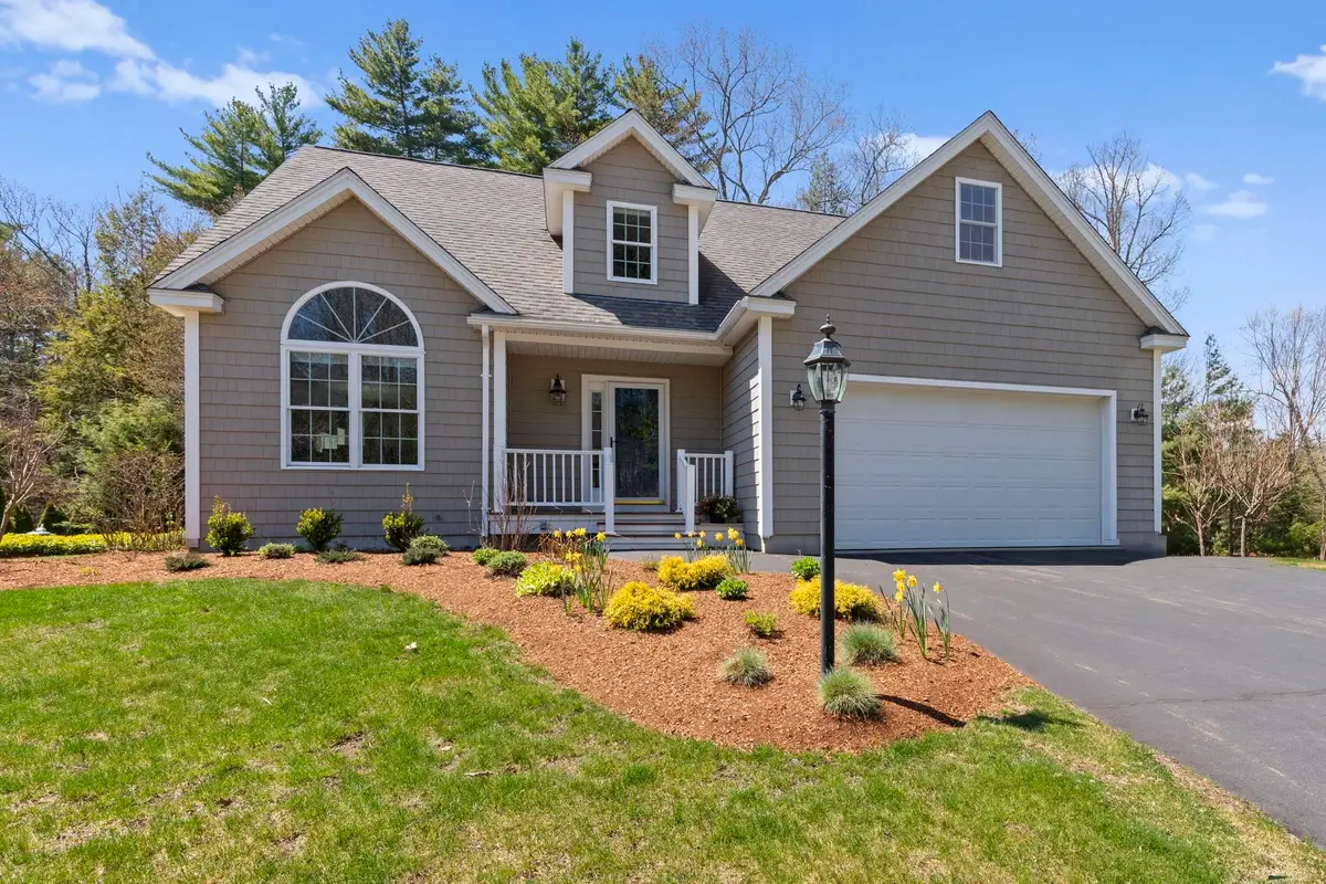 28 Green Vale Drive, Stratham, NH 03885 - #1