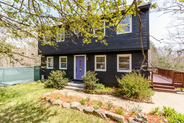 71 Baptist Road, Canterbury, NH 03224