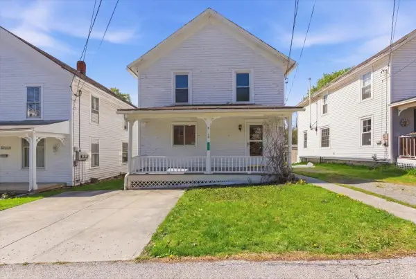 8 West Street, Bennington, VT 05257