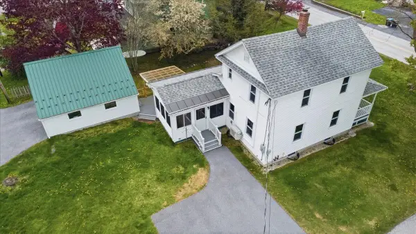 10 Cass Terrace, Manchester, VT 05255