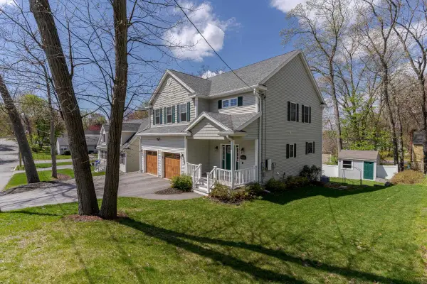 196 Dallaire Street, Manchester, NH 03104