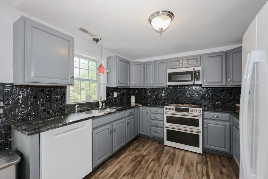 25 Stockholm Street, Manchester, NH 03104 - #3