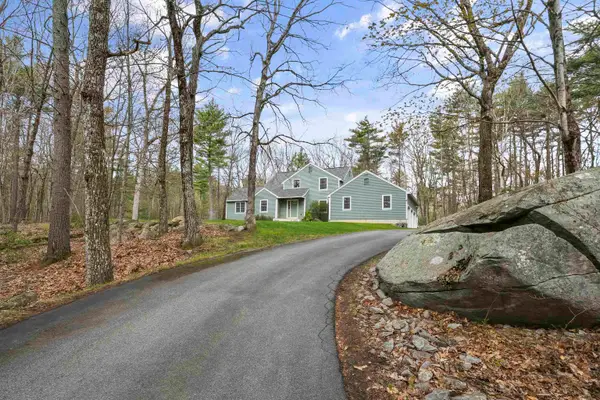 9 Maxwell Drive, Brookline, NH 03033